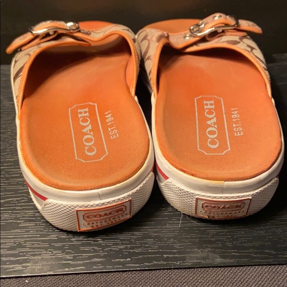 Coach Slides - Picture 3 of 4